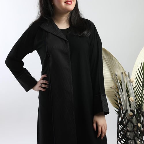 عباية سوداء بتداخل قماش منقوش 5084