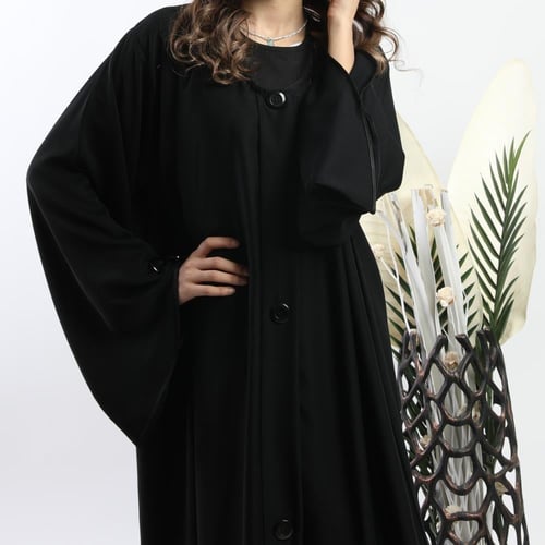 عباية سادة كلوش أسود بأزرار سوداء 5090