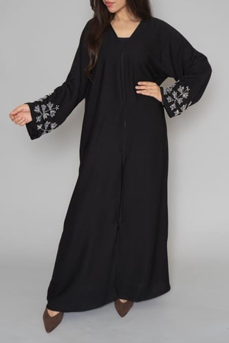 عباية سوداء بتطريز يدوي 6050