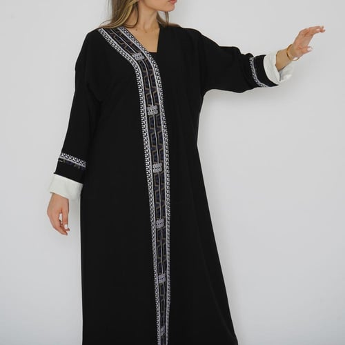 عباية سوداء بكلفة سدو 6029