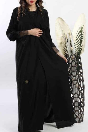 عباية سوداء كم مزموم وفستان أمامي مشبوك 5092