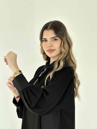 عباية سوداء راقية وعصرية بكسرات من الجنب 7014