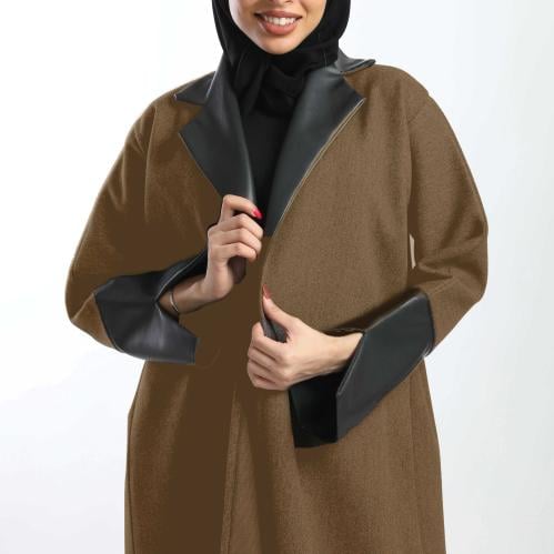 عباية شتوية باللون البني جوخ واكمام سوداء من جلد B...