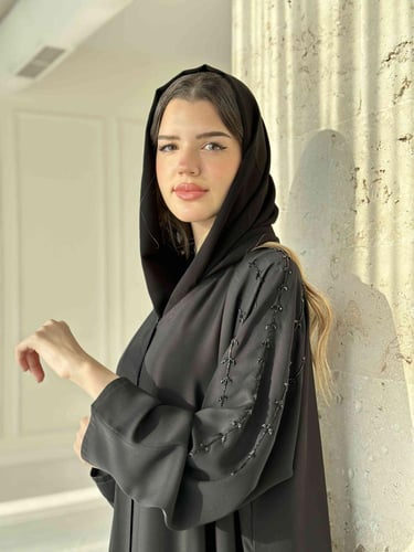 عباية ربع كلوش تطريز من الكتف 7003