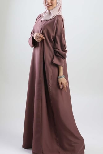 عباية سادة لون لحمي قماش ناعم بلمسة حريرية 5024