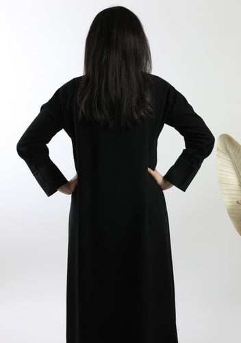 عباية سوداء بتداخل قماش منقوش 5084