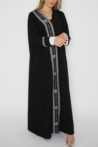 عباية سوداء بكلفة سدو 6029