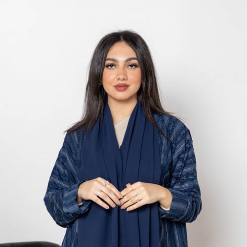 عباية ملونه اللون كحلي مقلمة بخيوط حريرية الملمس ر...