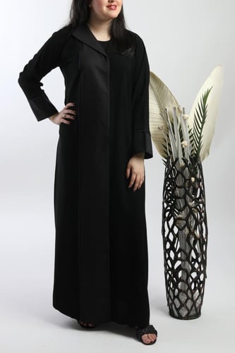 عباية سوداء بتداخل قماش منقوش 5084