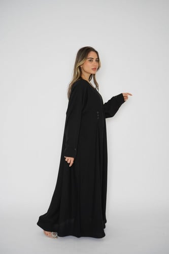 عباية سوداء كلوش مزينة بأزارير 6014