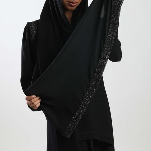 عباية سوداء بتصميم فخم ومميز 5043