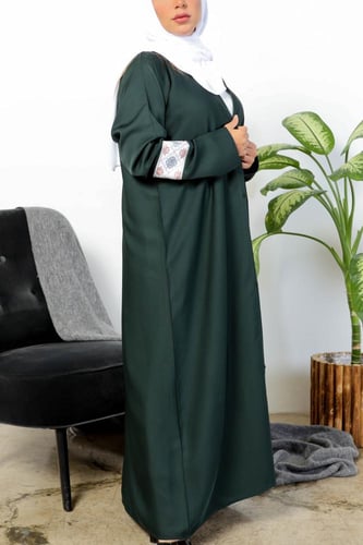 عبايه ملونة لون اخضر زيتي بكلفة سدو من الكم طقطق ق...