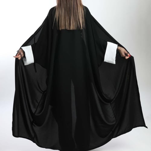 عباية مشلح كريب ملكي لون أسود باكمام سي واي ودانتي...