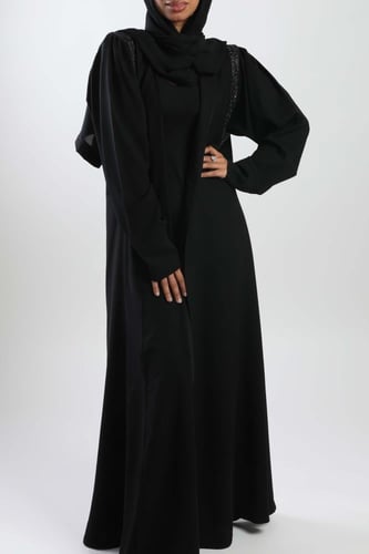 عباية سوداء بتصميم فخم ومميز 5043