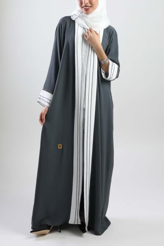 عباية ملونة باللون الرصاصي الداكن والأبيض 5046