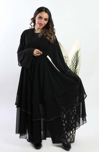 عباية سوداء طبقات مزينة بالفصوص الذهبية 5093