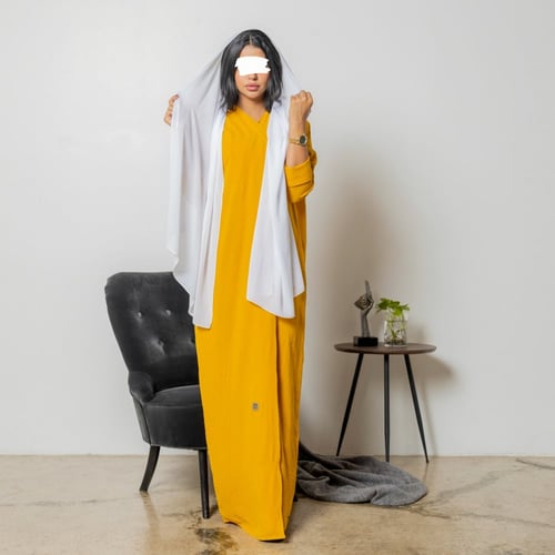 عبايه ملونة باللون الكركمي قماش حرير مغسول بحريني...