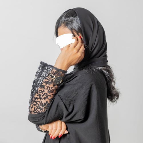 عبايه سوداء ساده بكم دانتيل فاخر 5012