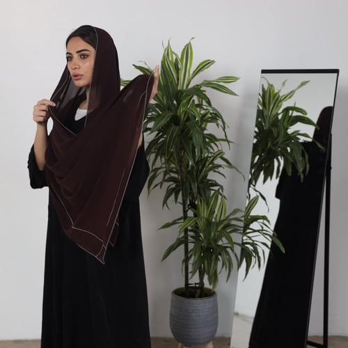 طرحة لون عودي بقيطان لنن T3012