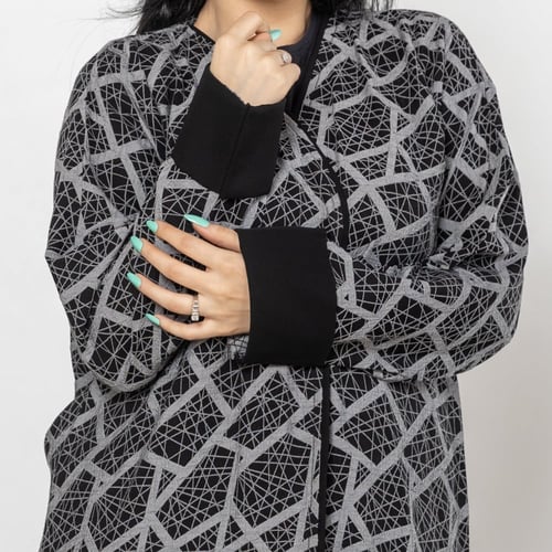 عباية مشجرة بالكامل لف باكمام سوداء M3000