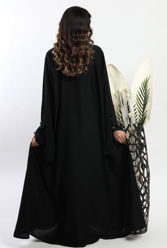 عباية سادة كلوش أسود بأزرار سوداء 5090