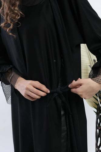 عباية سوداء كم مزموم وفستان أمامي مشبوك 5092