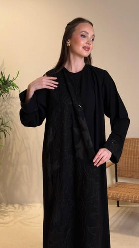 عباية ملكة الاسود