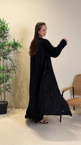 عباية ملكة الاسود