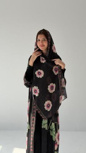 عباية زاهية