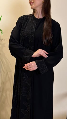 عباية ملكة الاسود