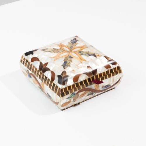 تحفه جمالية صندوق مصدّف فاخر