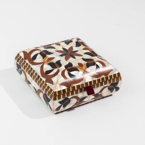 تحفه جمالية صندوق مصدّف فاخر