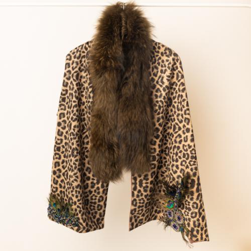 سكارف شامواه الثقيل مع فرو مطعّم بالكرستال الفاخر...