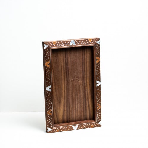 صينية تقديم فاخرة مطعمة بالصدف