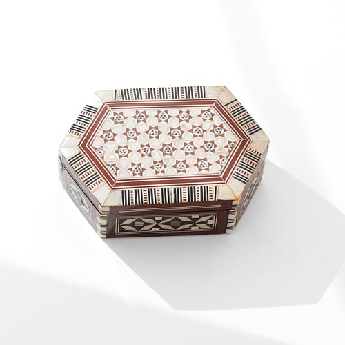 صندوق خشبي ثماني مصدّف دمشقي وسط