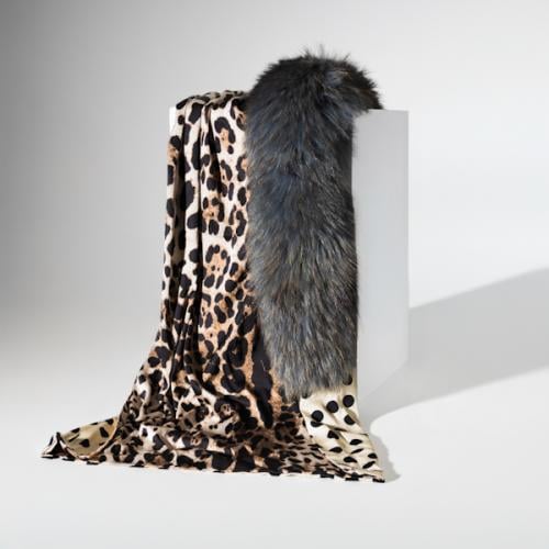 سكارف حرير بالفورير مطعّم بالكرستال الفاخر دبل فيس