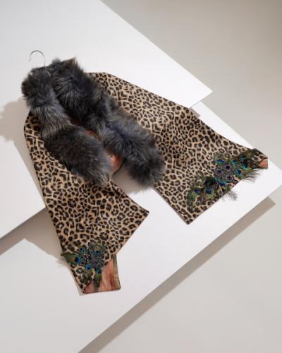 سكارف شامواه الثقيل مع فرو مطعّم بالكرستال الفاخر...