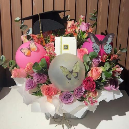 باقة التخرج مع حلا الباتشي