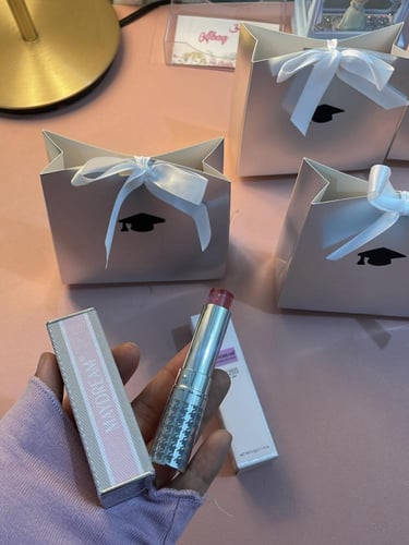 توزيعات تخرج عطر