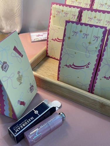 12 بوكس أنيق يحتوي على روج + صينيه