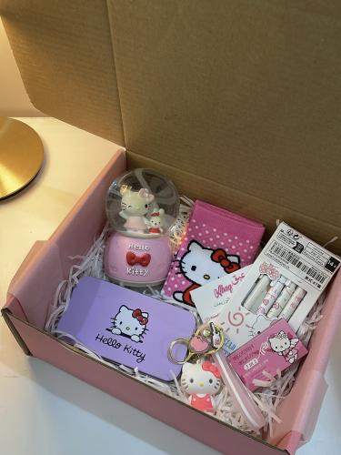 بوكس هيلو كيتي + دميه
