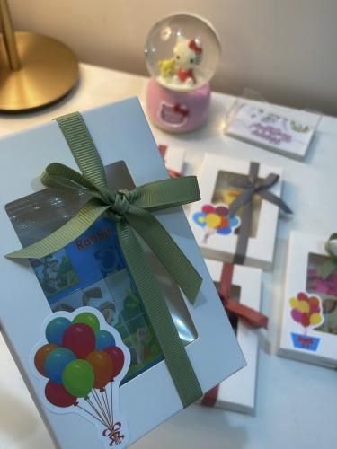 توزيعات اطفال بالحبه