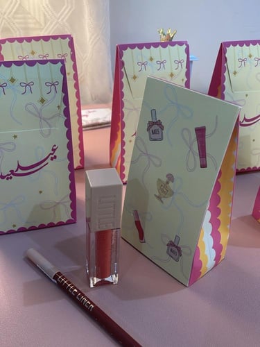 بوكس أنيق فيه محدد و روج