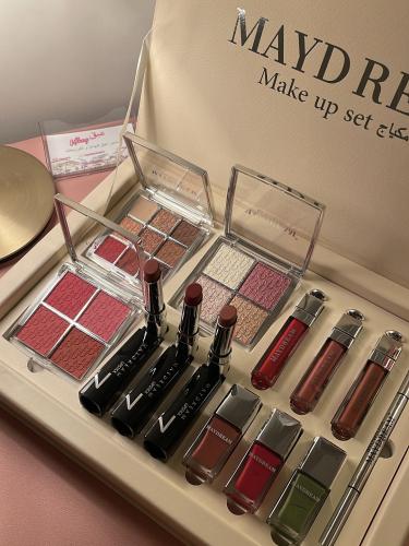 بوكس مكياج بديل ديور بيج