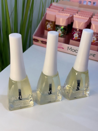 مناكير شفاف