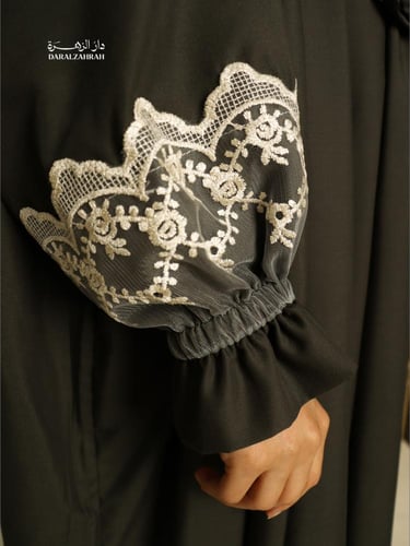 طقم صلاة .. سجادة مخملية مع لباس نص كلوش