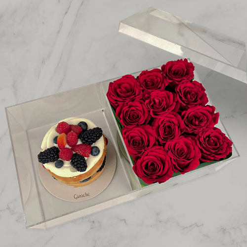 بوكس ورد طبيعي مع كيك من جاناش