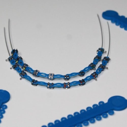 تقويم اسنان فك واحد تركيب بغرا مع بكج كامل وهدايا...