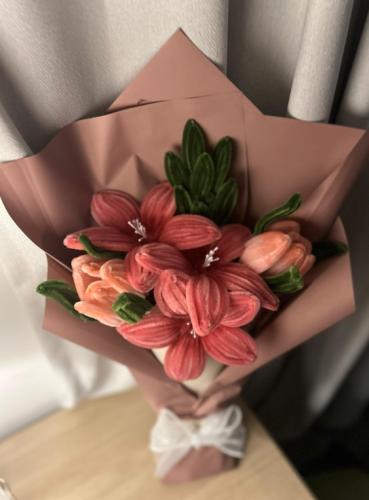 باقة الليلي والتوليب