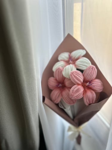 باقة من ورود الليلي ٣ وردات
